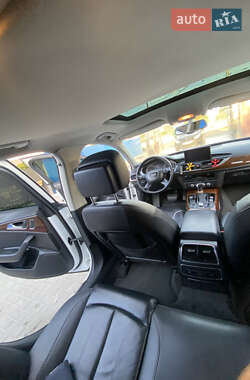 Седан Audi A6 2013 в 