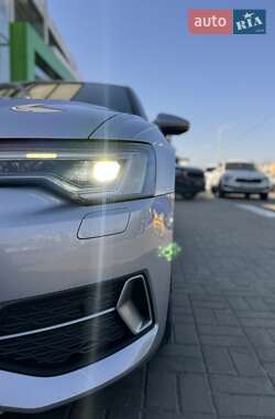 Универсал Audi A6 2018 в 