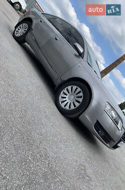 Седан Audi A6 2004 в 