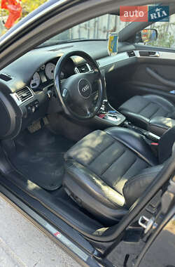 Универсал Audi A6 2004 в 