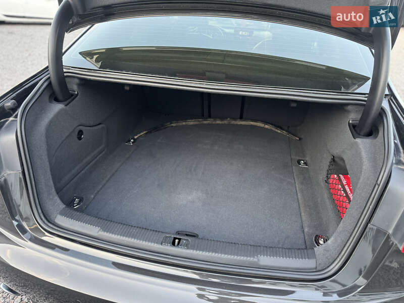 Седан Audi A6 2011 в Сарнах