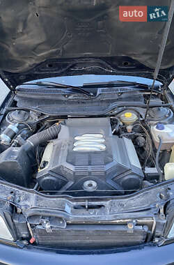 Седан Audi A6 1995 в 