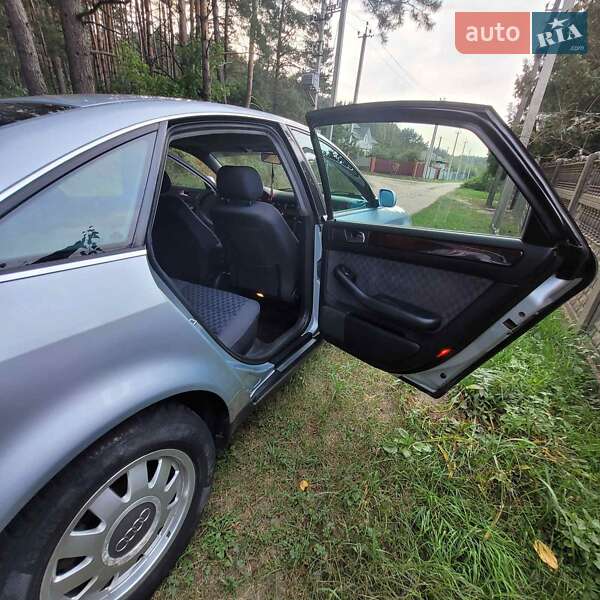Седан Audi A6 1997 в Нетешине