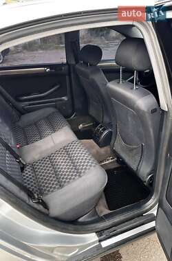 Седан Audi A6 1999 в 