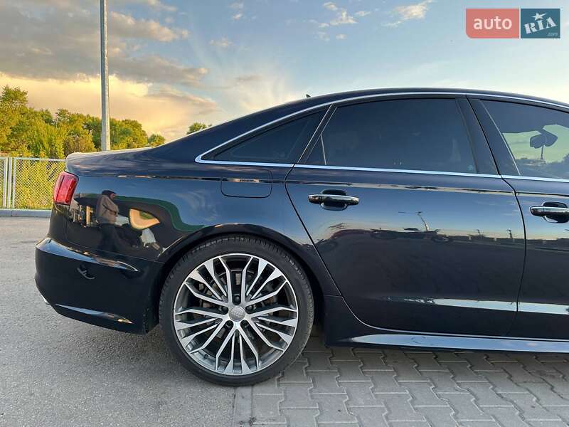 Седан Audi A6 2016 в Ромнах