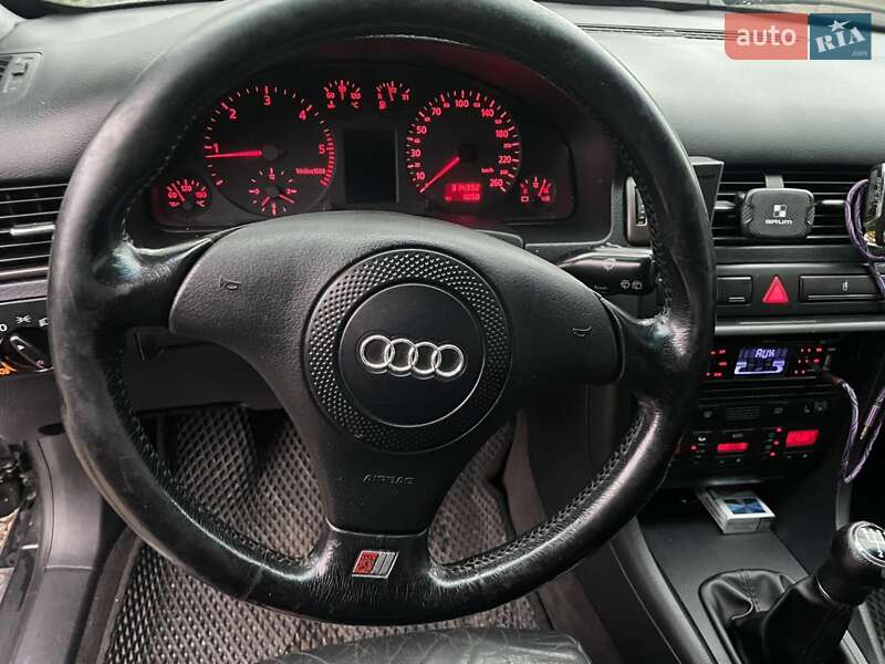Универсал Audi A6 1999 в Долине