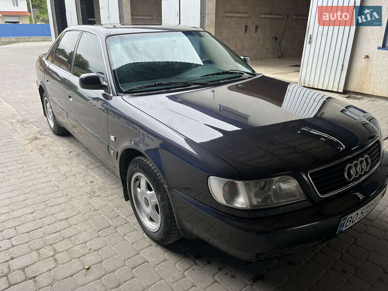 Седан Audi A6 1995 в Чорткові