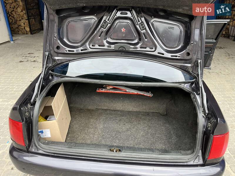 Седан Audi A6 1995 в Чорткові