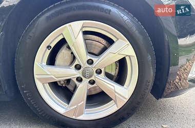 Универсал Audi A6 2018 в 