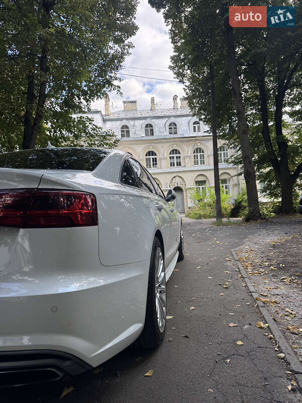 Седан Audi A6 2015 в Киеве