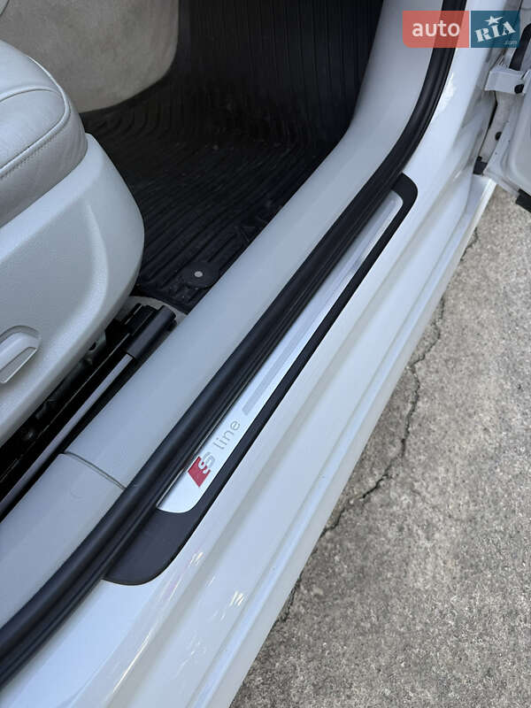 Седан Audi A6 2014 в Гусятине