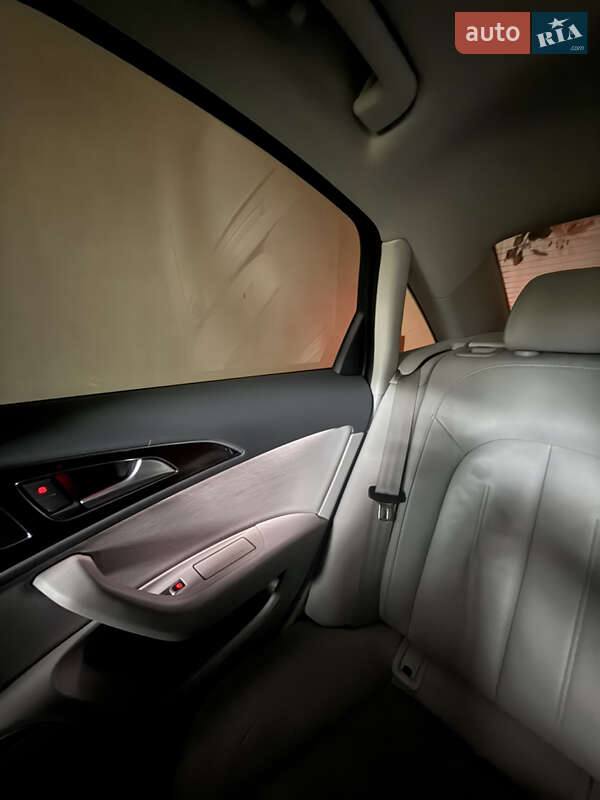 Седан Audi A6 2014 в Гусятине