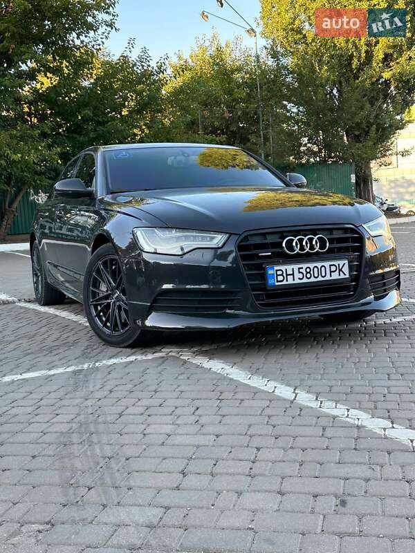 Седан Audi A6 2013 в 