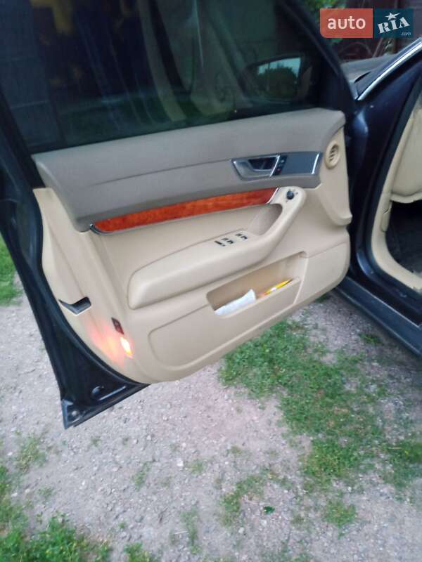 Седан Audi A6 2004 в Глобине