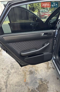 Седан Audi A6 2002 в 