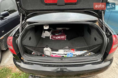 Седан Audi A6 2002 в 