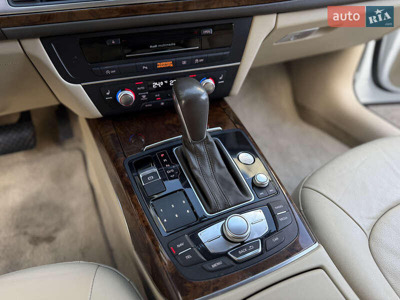 Седан Audi A6 2015 в Киеве