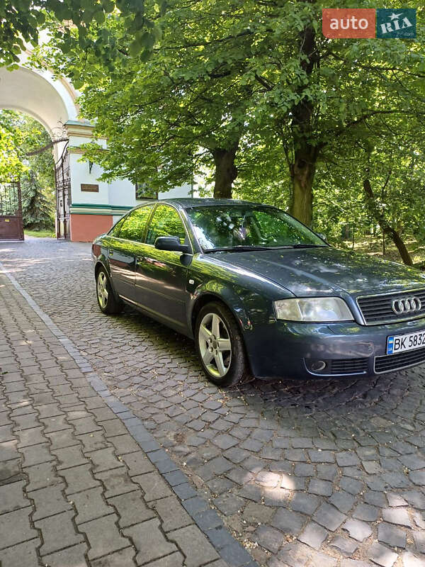 Седан Audi A6 2003 в Остроге