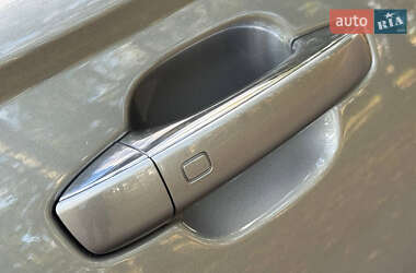 Седан Audi A6 2012 в 