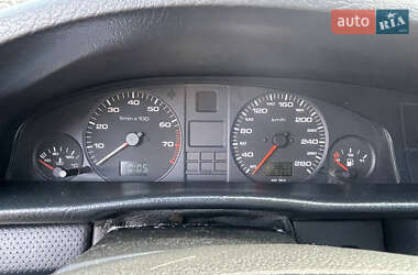 Седан Audi A6 1995 в 