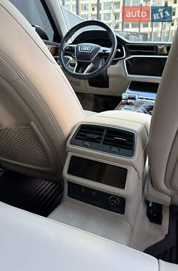 Седан Audi A6 2022 в 