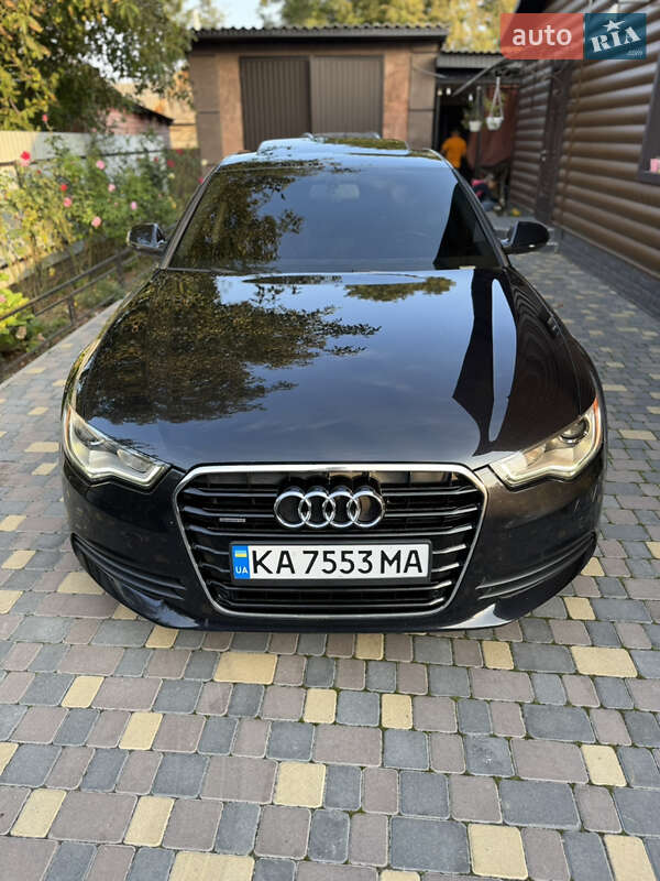 Седан Audi A6 2014 в Коростене