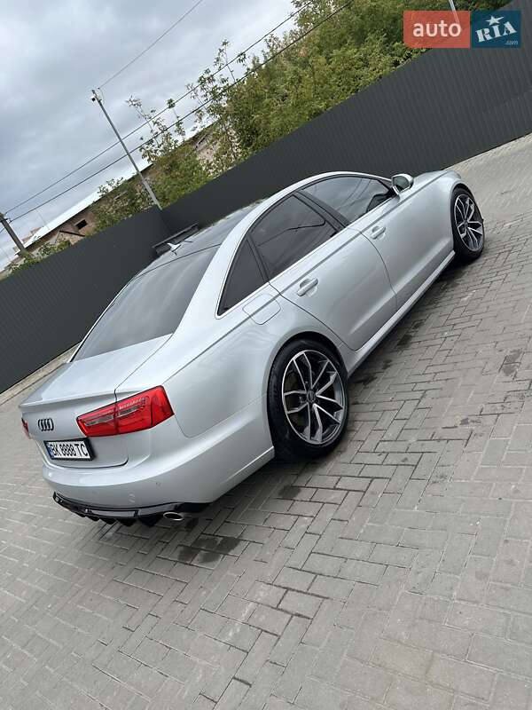 Седан Audi A6 2012 в Сарнах
