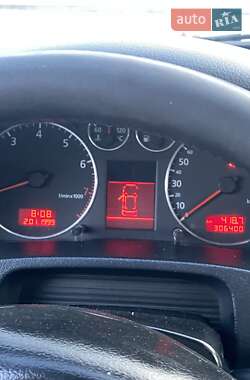 Универсал Audi A6 2001 в 