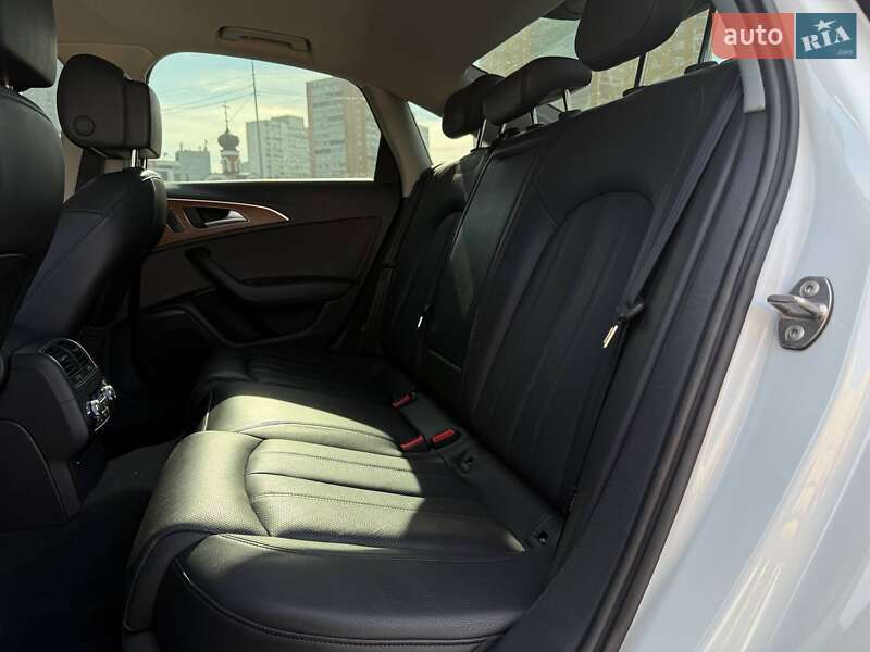 Седан Audi A6 2015 в Киеве
