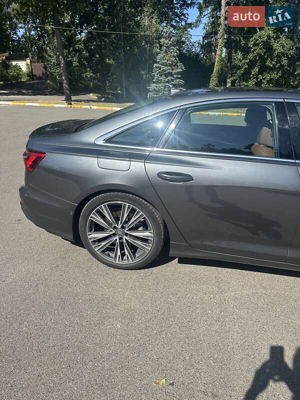 Седан Audi A6 2019 в Бучі