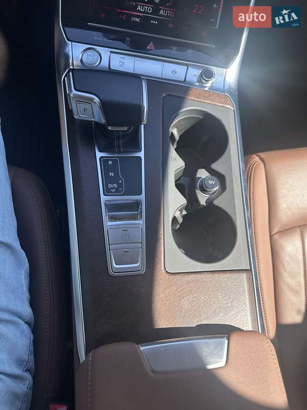 Седан Audi A6 2019 в Бучі