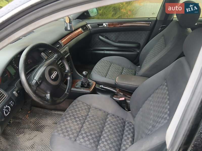 Седан Audi A6 1999 в Хотине