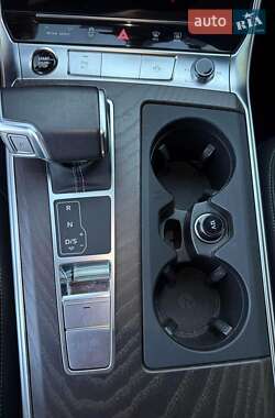 Седан Audi A6 2022 в 