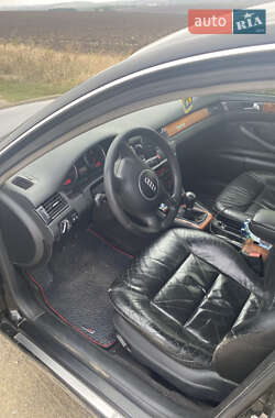 Седан Audi A6 2001 в 