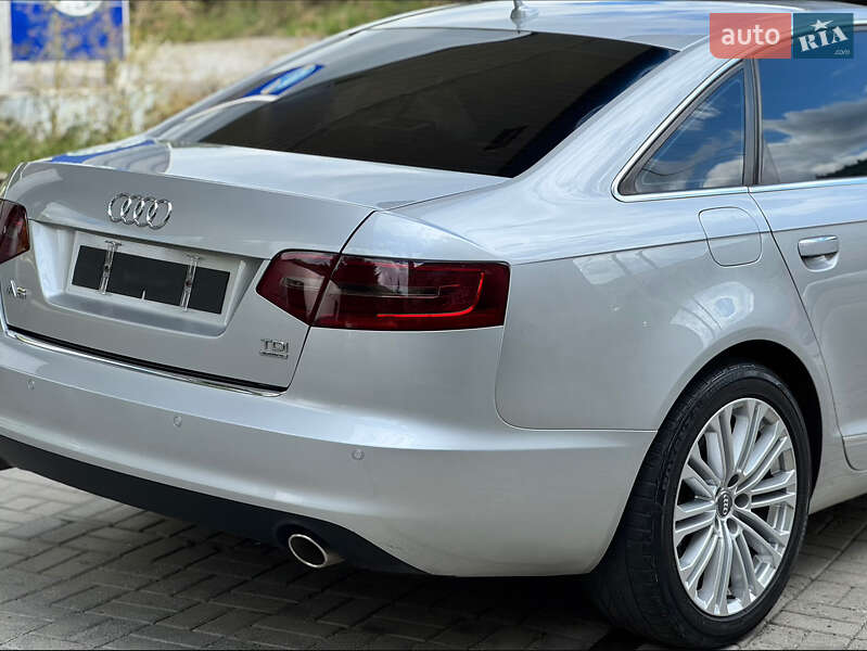Седан Audi A6 2010 в Рахові