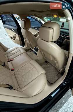 Седан Audi A6 2012 в 