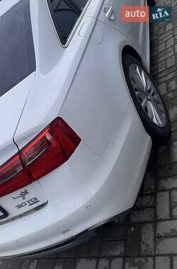 Седан Audi A6 2013 в 