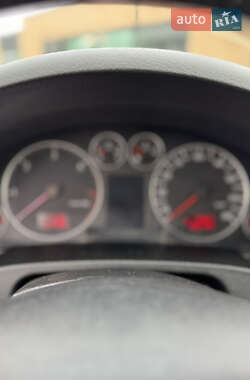 Универсал Audi A6 2004 в 