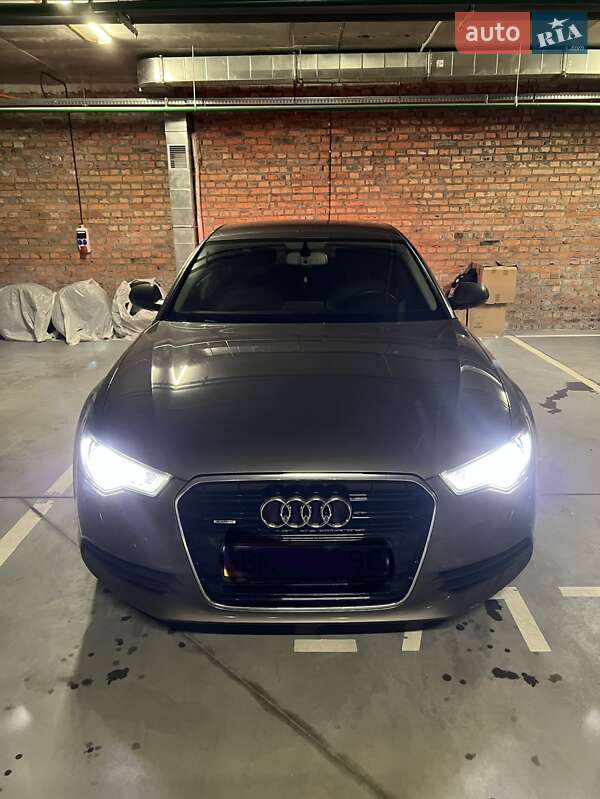Седан Audi A6 2014 в 