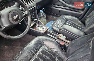 Седан Audi A6 2000 в 