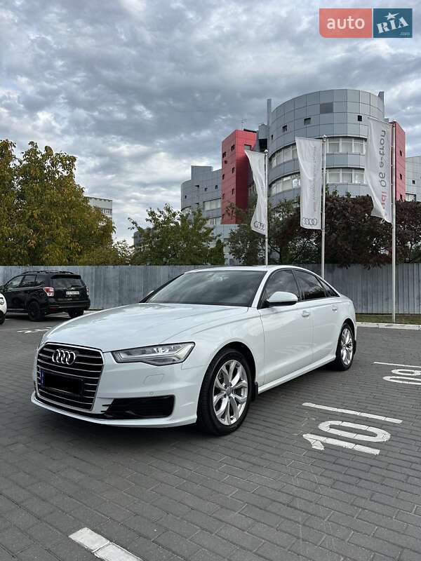 Седан Audi A6 2016 в 