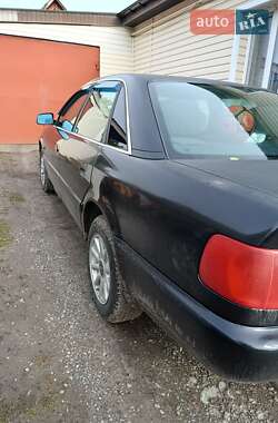 Седан Audi A6 1995 в  фото 3 Седан Audi A6 1995 в