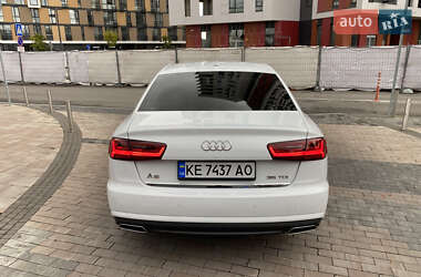 Седан Audi A6 2015 в 