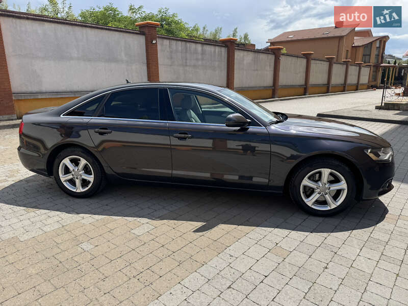 Седан Audi A6 2012 в 