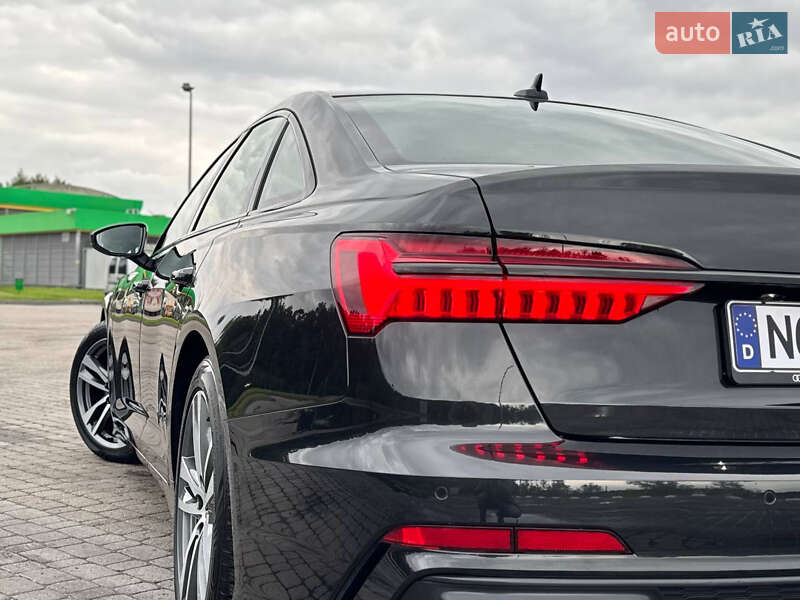 Седан Audi A6 2021 в Радивиліві