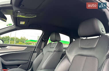 Седан Audi A6 2021 в 