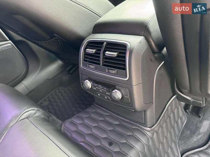 Седан Audi A6 2015 в Киеве