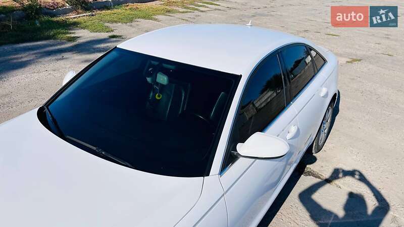 Седан Audi A6 2011 в Новом Буге