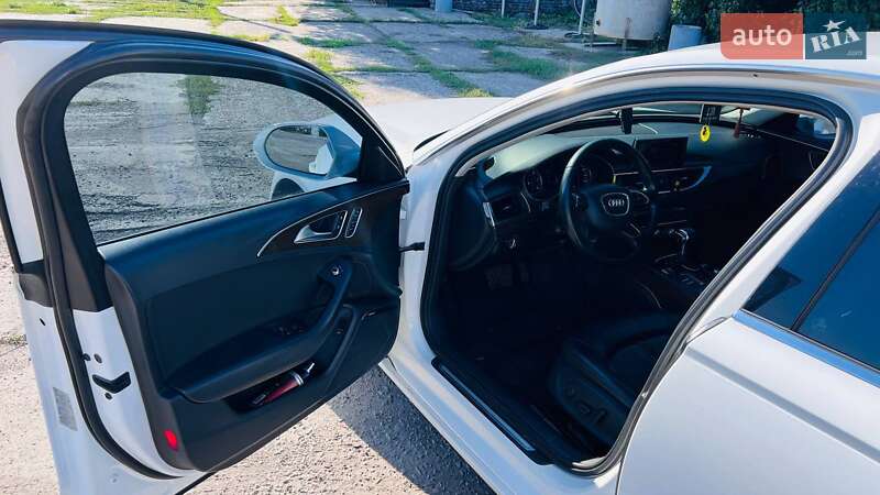 Седан Audi A6 2011 в Новом Буге