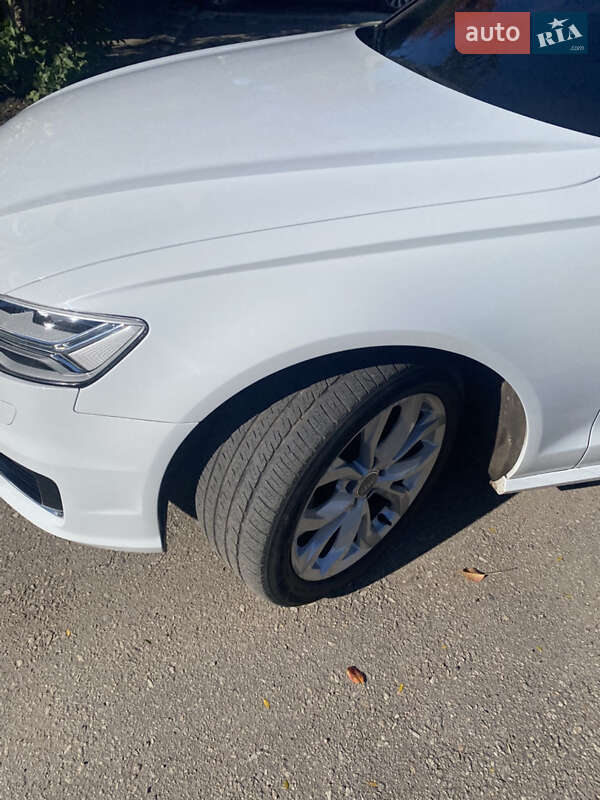 Седан Audi A6 2015 в Знам'янці